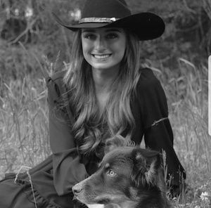 Meet your Posher, Dena